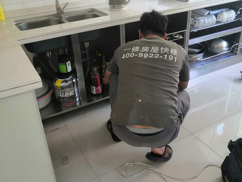 家用水管漏水維修應該找什么人，成都家